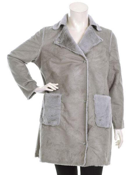 Снимка на Дамско палто от изкуствен велур