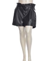 Снимка на Дамски къс панталон от еко кожа
