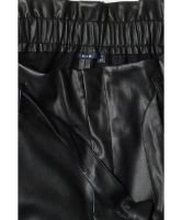 Снимка на Дамски къс панталон от еко кожа