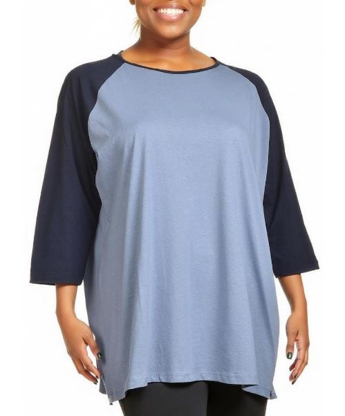 Снимка на Дамска блуза - 2 броя