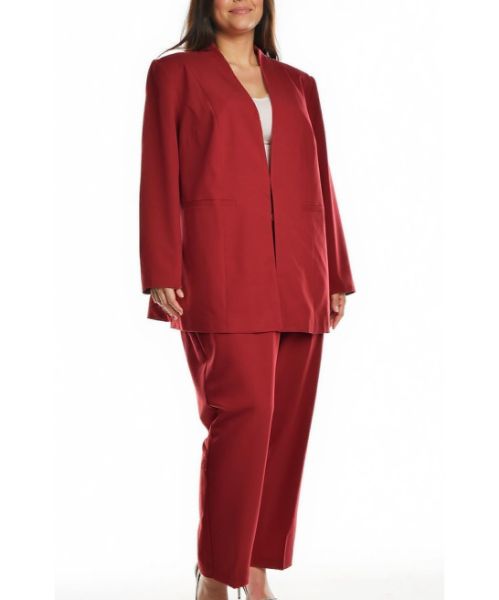 Снимка на Дамски костюм